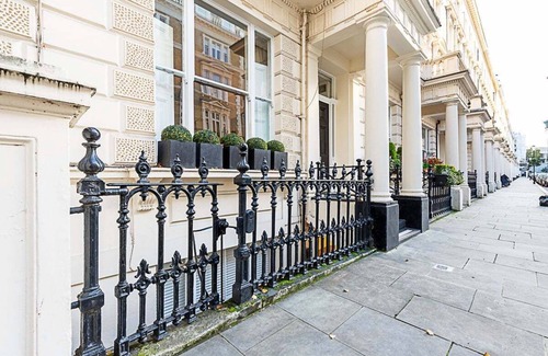 Lancaster Gate Apartment | Beautiful Two Bedroom Abode in Notting Hill