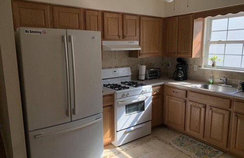 Newark Apartment | Beautiful & unique home with 3 bedrooms and two bathroom.
