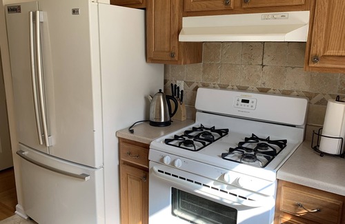 Newark Apartment | Beautiful & unique home with 3 bedrooms and two bathroom.