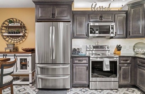 Table Rock Condo | Beautiful, Updated Golf Condo near Shows and Attractions