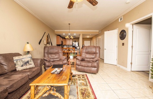 Pigeon Forge Condo | Beautiful Upgraded Luxury Condo in Great Location with Mtn Views & Great Beds