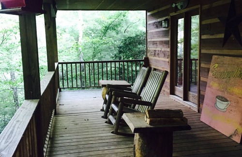 Tarheel Cabin | Beautiful upscale mountain trip