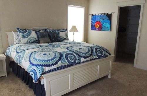 Sisters House | Beautiful upstairs townhouse in the heart of Sisters