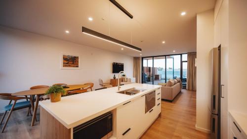 Nelson City Centre Apartment | Beautiful urban apartment 2