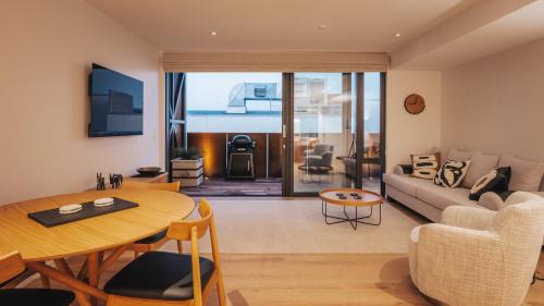 Nelson City Centre Apartment | Beautiful urban apartment 5