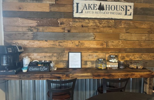 Albrightsville Cabin | Beautiful fall foliage, game room, fire pit, hot tub