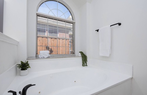 North Richland Hills House | Beautiful Gardens & Pool, pets stay free! 4 beds + Arcade