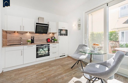 Kamminke Apartment | Beautiful vacation apartment with lagoon view and terrace