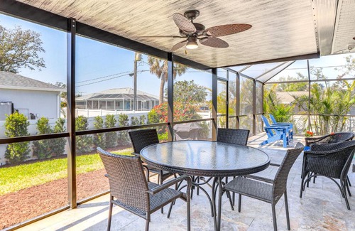 South Venice House | Beautiful Venice Getaway, 4 Mi to Manasota Beach!