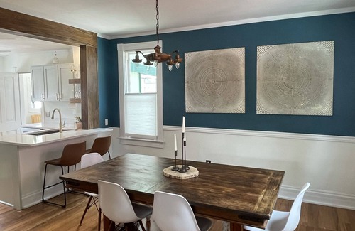 Central Colorado Springs House | Beautiful Victorian Downtown Home * Electric Car Hookup*
