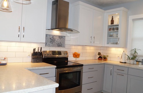 Traverse City House | Beautiful Victorian Home Close to beaches-Close To Downtown/Shops/Restaurants
