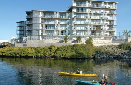 Inner Harbour Condo | Beautiful Victoria in SUMMER-2 BR with plenty of room to play!