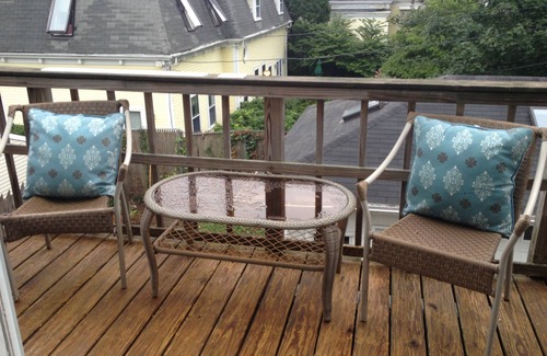 Off Broadway House | Beautiful Victorian M2 Perfect Location