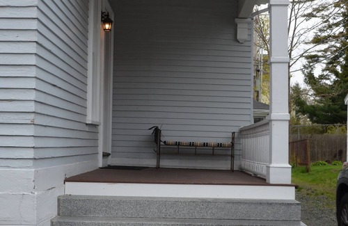 Off Broadway House | Beautiful Victorian M2 Perfect Location