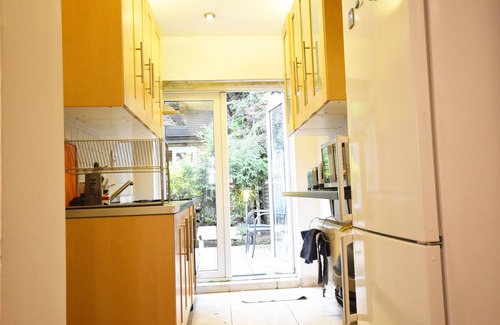 Wood Street Apartment | Beautiful Victorian Maisonette in Waltham Forest East London