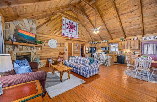 Gatlinburg - Pigeon Forge House | Beautiful View! Log cabin,Fireplace,Hot Tub,Arcade,Pool,Fishing