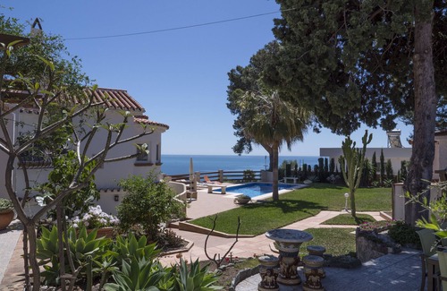 Benalmadena Apartment | Beautiful views, garden and quiet area! Very spacious and redecorated 2025