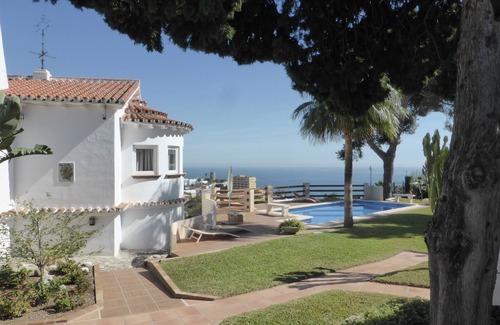 Benalmadena Apartment | Beautiful views, garden and quiet area! Very spacious and redecorated 2025