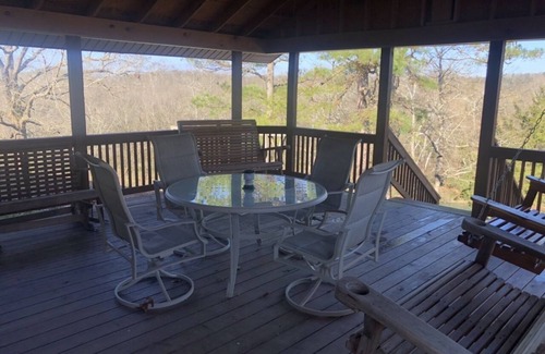 Glenwood House | Beautiful views of the Caddo River from this Glenwood river home!