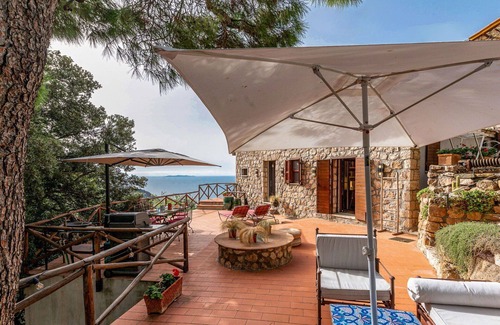 Cala Piccola Villa | Beautiful villa for 6 guests with WIFI, A/C, TV, terrace and parking
