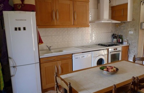 Greoux-les-Bains House | Beautiful village house with stone walls, air conditioning in bedrooms