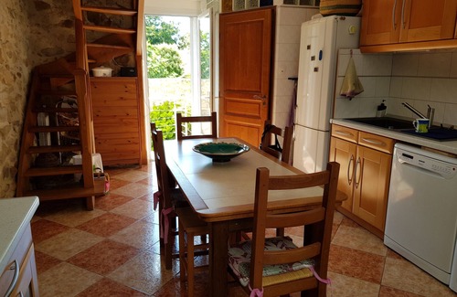 Greoux-les-Bains House | Beautiful village house with stone walls, air conditioning in bedrooms