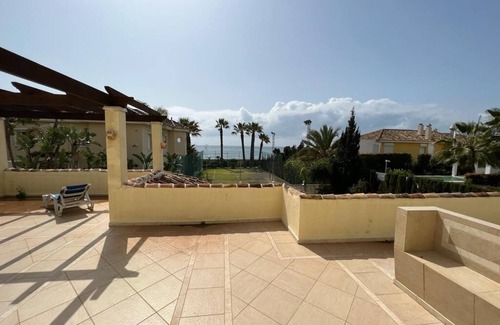 Urbanizacion Marbessa Villa | Beautiful villa 30 meters from the beach fantastic sea views