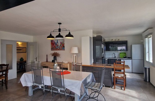 Sommieres Villa | BEAUTIFUL VILLA (6 PERS) IN A QUIET LOCATION WITH SWIMMING POOL AND BREATHTAKING VIEW OF THE VALLEY