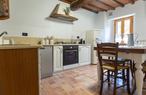 Pescia Villa | Beautiful villa for 6 guests with A/C, WIFI, hot tub, TV, balcony and panoramic view