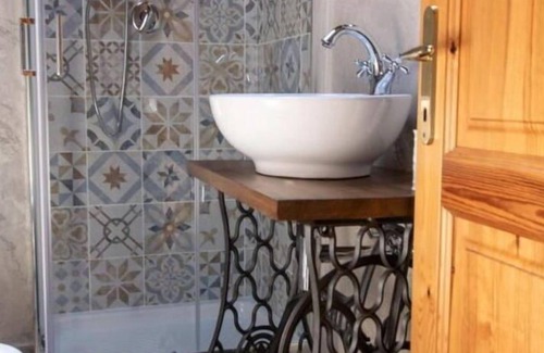 Pescia Villa | Beautiful villa for 6 guests with A/C, WIFI, hot tub, TV, balcony and panoramic view