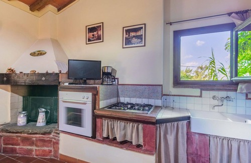 San Miniato Villa | Beautiful villa for 12 people with private pool, TV, patio, pets allowed and parking