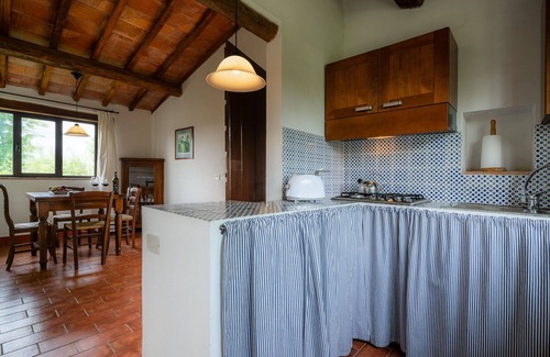 Lilliano Villa | Beautiful villa for 10 guests with WIFI, A/C, private pool, TV, panoramic view and parking