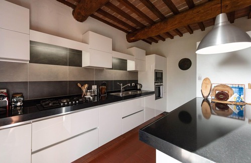 Siena Villa | Beautiful villa for 10 guests with pool, WIFI, TV and pets allowed