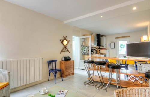 Saint-Igneuc House | Beautiful villa for 5 guests with WIFI, TV, terrace and pets allowed