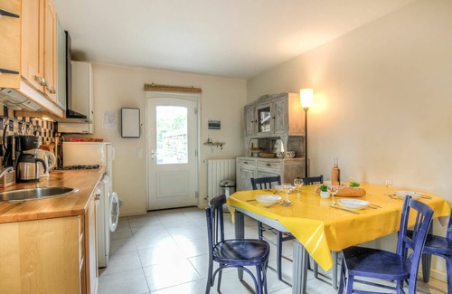 Saint-Igneuc House | Beautiful villa for 5 guests with WIFI, TV, terrace and pets allowed
