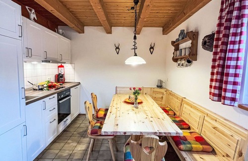 Oberkreuzberg House | Beautiful villa for 6 people with pool, WIFI, TV, terrace and parking