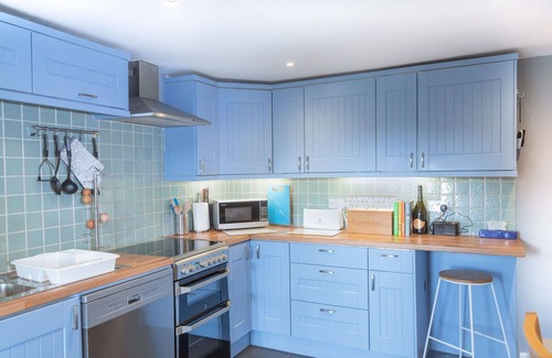 Stoke Rivers House | Beautiful villa for 5 guests with WIFI, TV and pets allowed