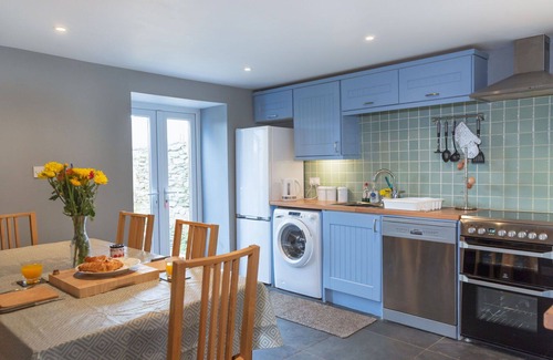 Stoke Rivers House | Beautiful villa for 5 guests with WIFI, TV and pets allowed