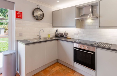Charlestown House | Beautiful villa for 4 guests with WIFI, TV and patio