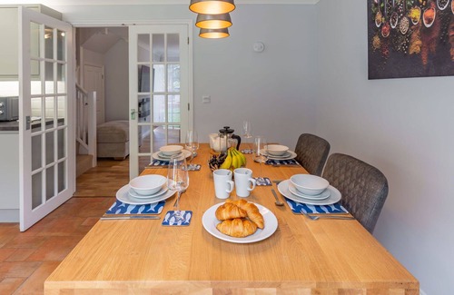 Charlestown House | Beautiful villa for 4 guests with WIFI, TV and patio