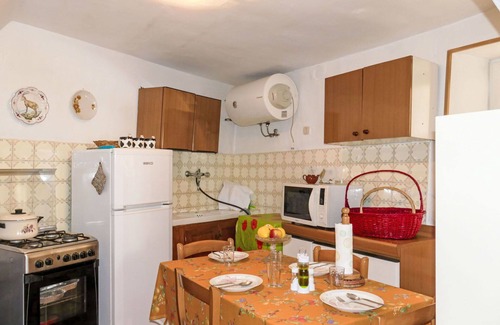 Ville San Sebastiano House | Beautiful villa for 4 guests with WIFI, balcony, pets allowed, panoramic view and parking