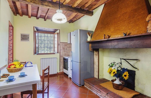 Vorno House | Beautiful villa for 6 guests with patio and parking