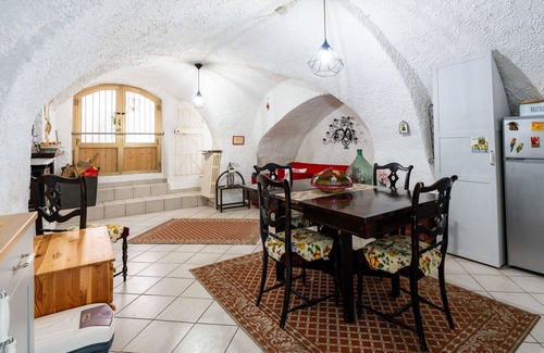 Castellaro House | Beautiful villa for 6 guests with WIFI, TV, terrace and parking