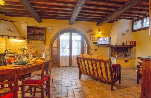 Poggiarello Villa | Beautiful villa for 12 guests with WIFI, private pool, TV, terrace, pets allowed and parking