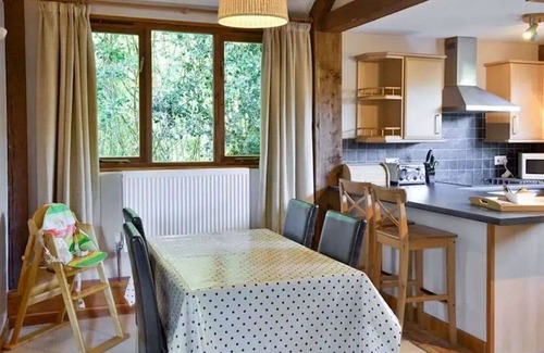 Liverton House | Beautiful villa for 4 people with WIFI, hot tub, pool
