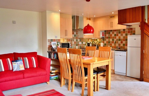Liverton House | Beautiful villa for 4 people with WIFI, terrace, pets allowed and parking