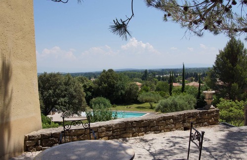 Sauveterre Villa | Beautiful villa near Avignon with a view of Mont Ventoux