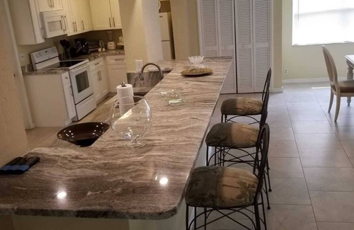 Yacht Club House | Beautiful Villa on Yatch Club in Cape Coral FL - Walking distance to the Beach