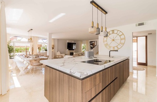 New Golden Mile Villa | Beautiful villa with incredible views!