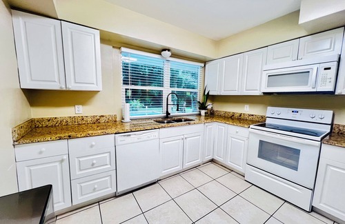 Golden Glades House | Beautiful Villa with Pool in awesome Miami!